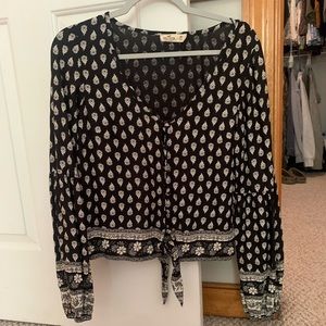 HOLLISTER LONG SLEEVE FLOWY SHIRT